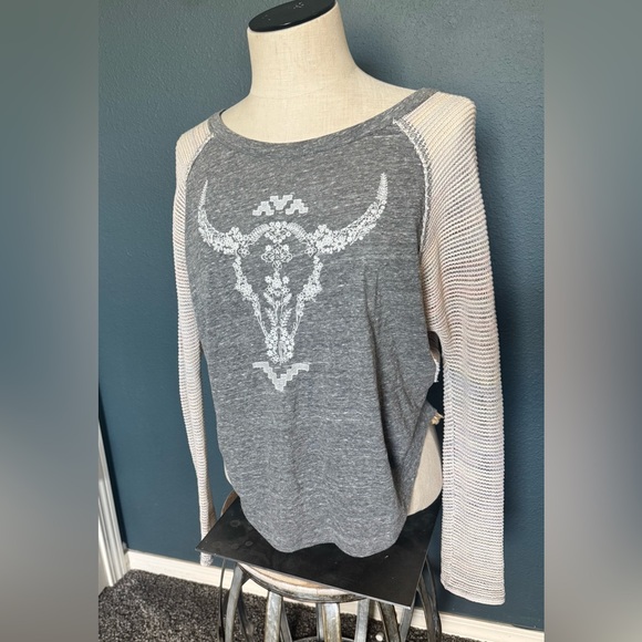We The Free Tops - We The Free Grey Graphic Raglan Top with Cream Knit Sleeves